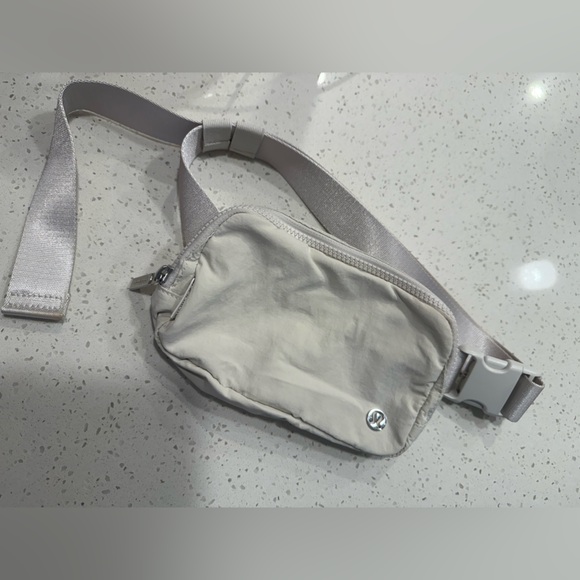 lululemon athletica Handbags - Lululemon everywhere belt bag 1L in color White Opal